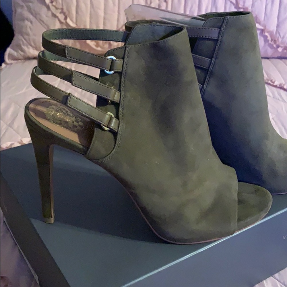 heels - Picture 3 of 4